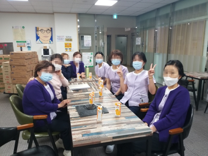 병원에서 실습중인 영통경기간호학원 학생분들♥